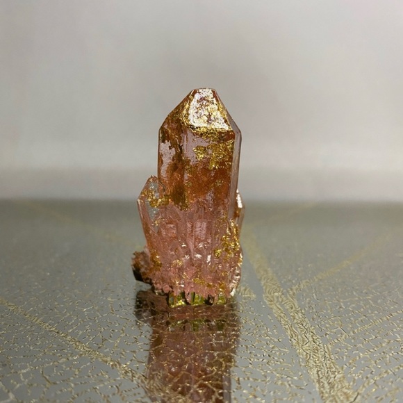 [❌]  Light pink crystal cluster with gold flakes inside 💖 - Picture 14 of 16